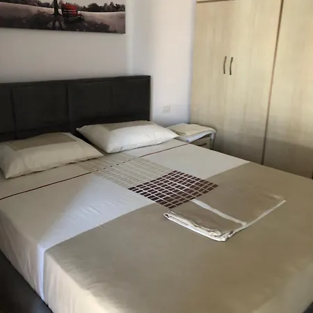 Astir Apartament 地拉那