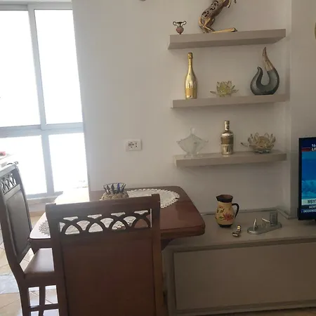 Astir Apartament 地拉那